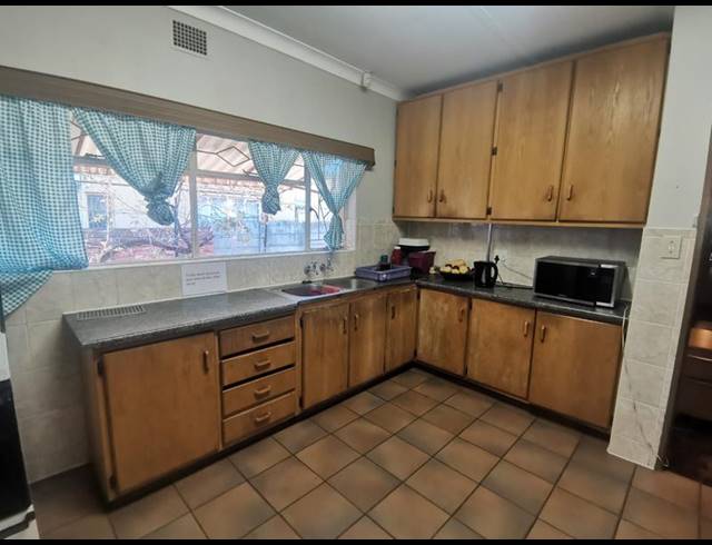 1 BEDROOM PROPERTY TO RENT IN DIE BULT